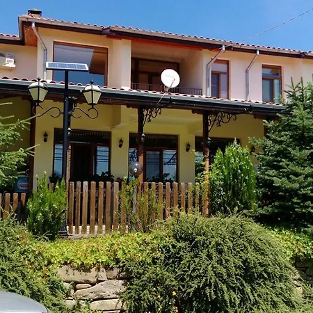 комплекс романтика Casa de hóspedes Kravenik